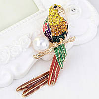 Брошка металева золотиста Папуга з різнобарвними стразами та перлами розмір виробу 40х30 мм