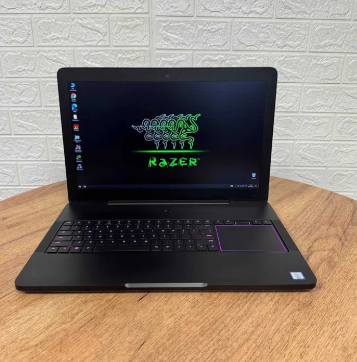 Ноутбук Razer Blade 17 RZ09-0220 120Hz i7 7700HQ 16Gb SSD 500Gb GTX 1060 Б/В, фото 1