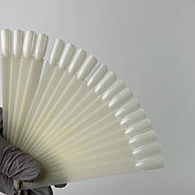 Типси на кільці квадрат 50 шт молочні