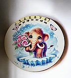 Магніт-сувенір із оригінальним малюнком та вічним  календарем, фото 2