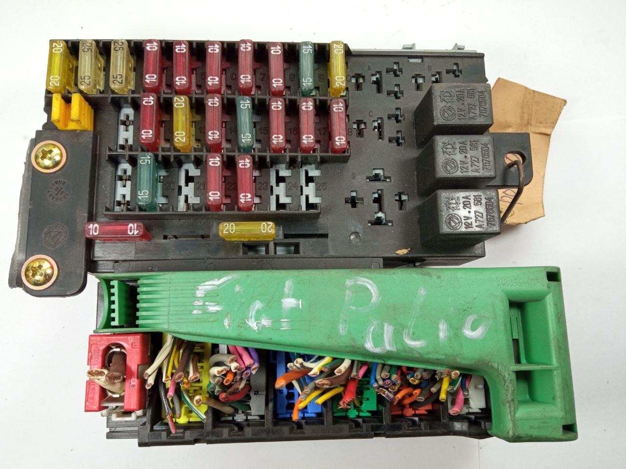Блок запобіжників AMP >PA66-GF< A047 FIAT Palio