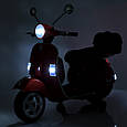 Дитячий електромотоцикл скутер Vespa (червоний колір), фото 7