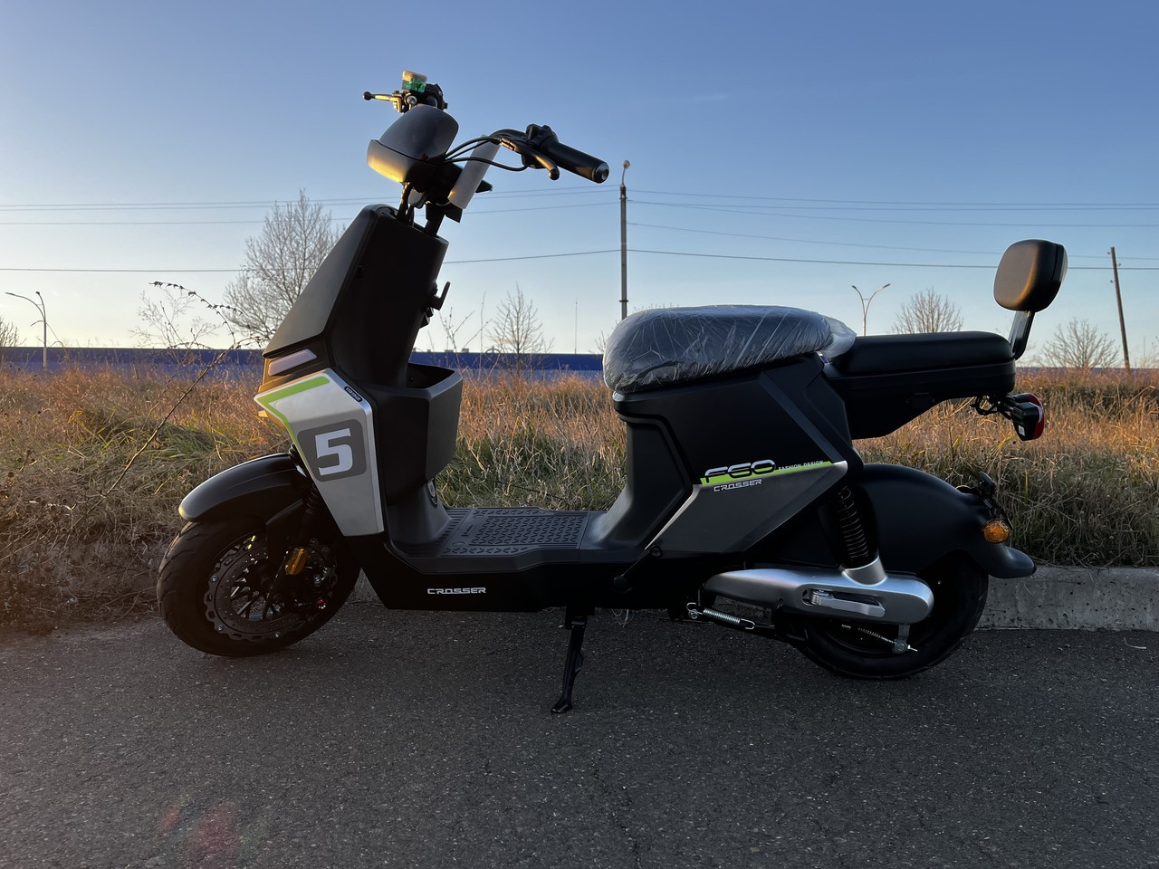 Скутер на акумуляторі двоколісний для дорослих і підлітків Crosser 60V/20AH/800W 45 км/год Чорний, фото 1