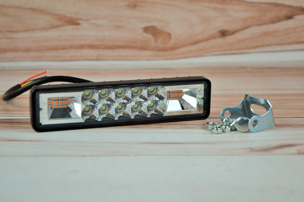 Світлодіодна LED-фара 20 Вт (світлодіоди 2w x10 шт + стробоскопи (чорвоно-синій) Широкий промінь