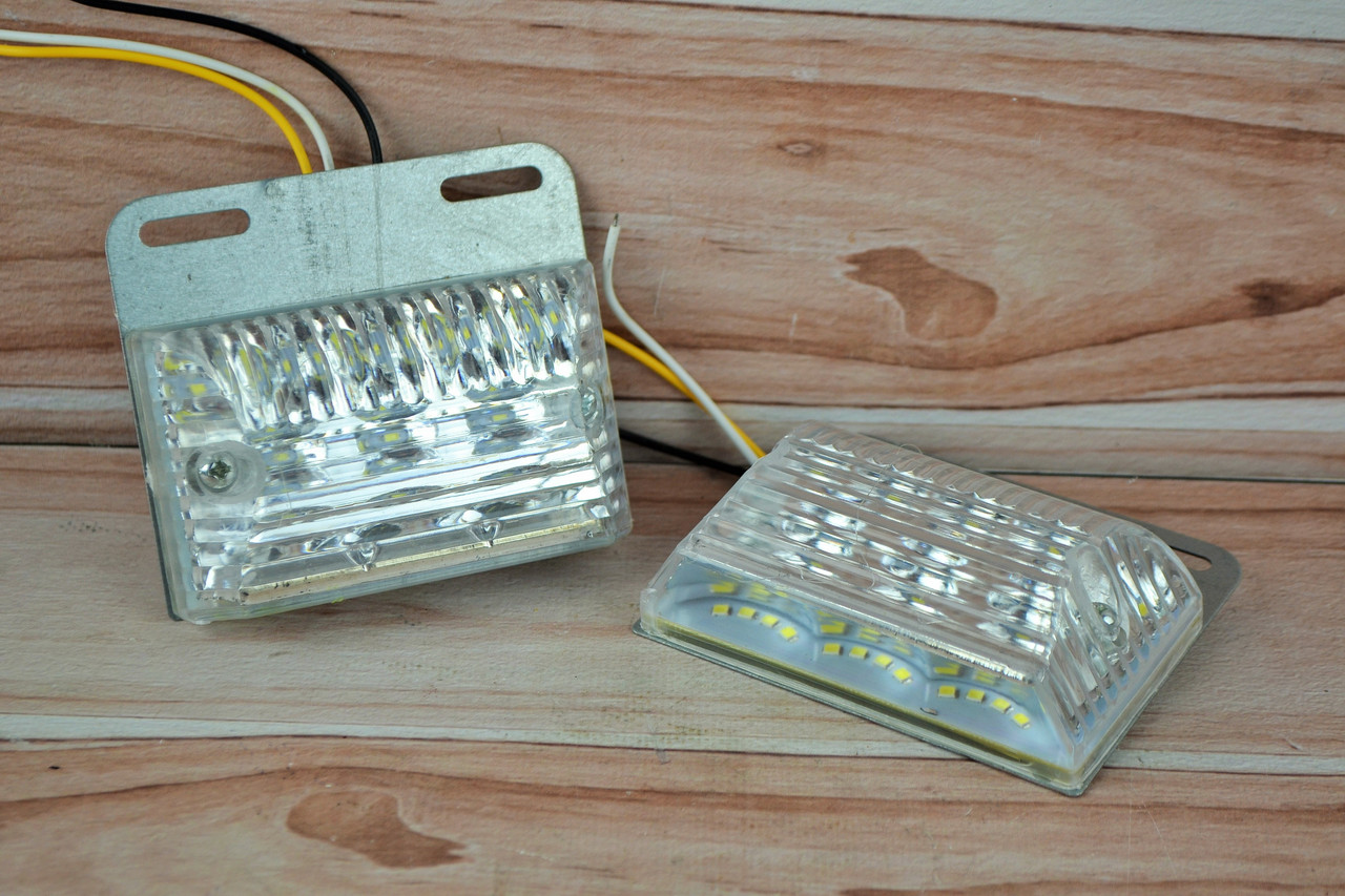Габарит LED білий ліхтар + Білий відпочинок знизу 24вольт (10 см*6 см) (1 шт.)