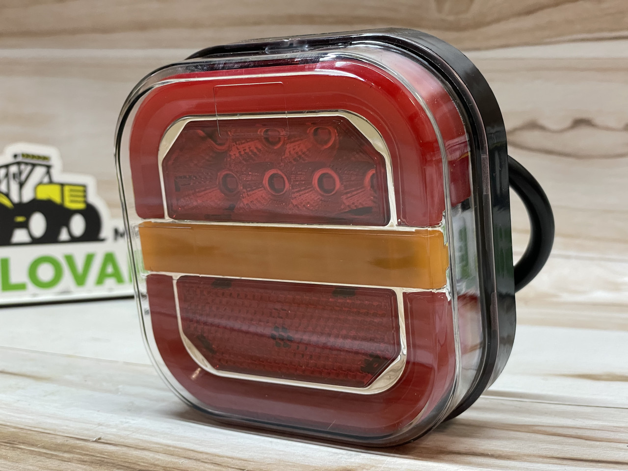 Ліхтар LED задній поворот, що біжить, (IP67 12-36V, 110 мм, 110 мм,40 мм)