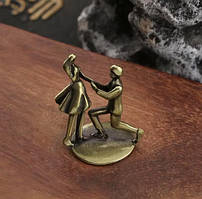 Фігурка мініатюра Пропозиція руки та серця з бронзи