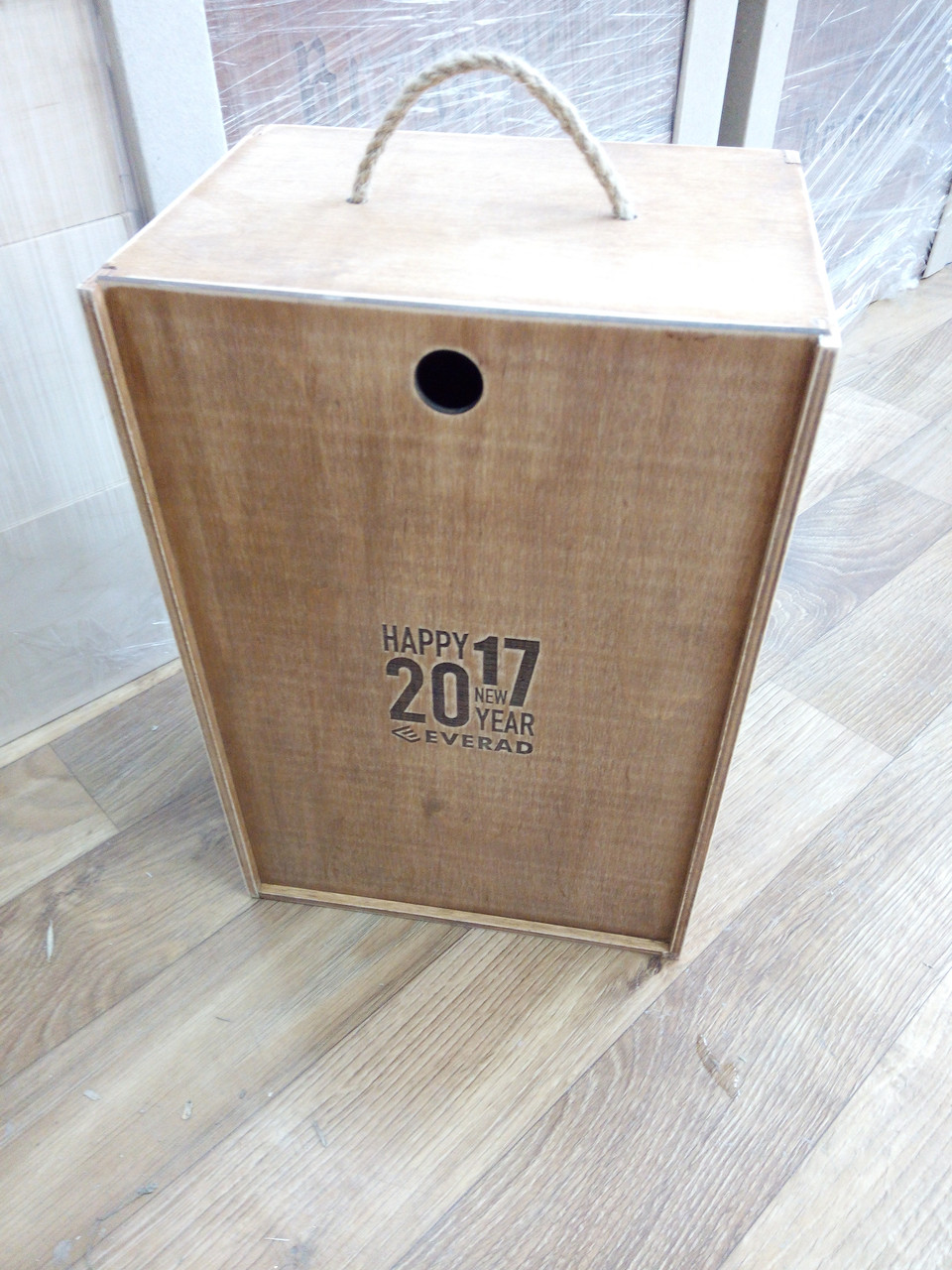 Коробка для пакування вина подарункова