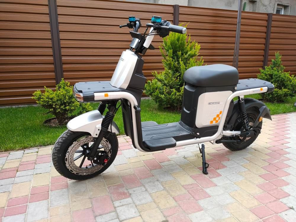 Скутер на акумуляторі двоколісний для дорослих і підлітків Crosser MAX БЕЗ БАtaРЕЙ 72V/20AH/800W Сірий, фото 1