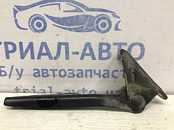 Петля капота права Mitsubishi L200 KB 2.5 ДИЗЕЛЬ 4D56U 2006 (б/у)