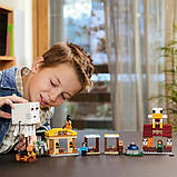 Конструктор LEGO Minecraft Нападання на село з повітряною кулею Гаст 555 деталей (21273), фото 9