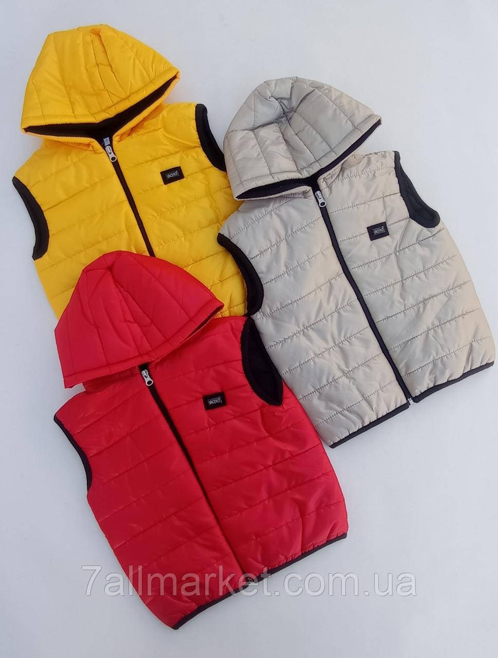 Жилетка дитяча стьобана з капюшоном на хлопчика 7-9 років (10 кв) "MARI" недорого від прямого постачальника