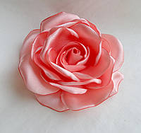 Брошь цветок из ткани ручной работы "Роза персиковая"