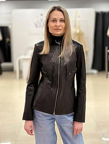 Жіноча куртка з натуральної шкіри з перфорацією