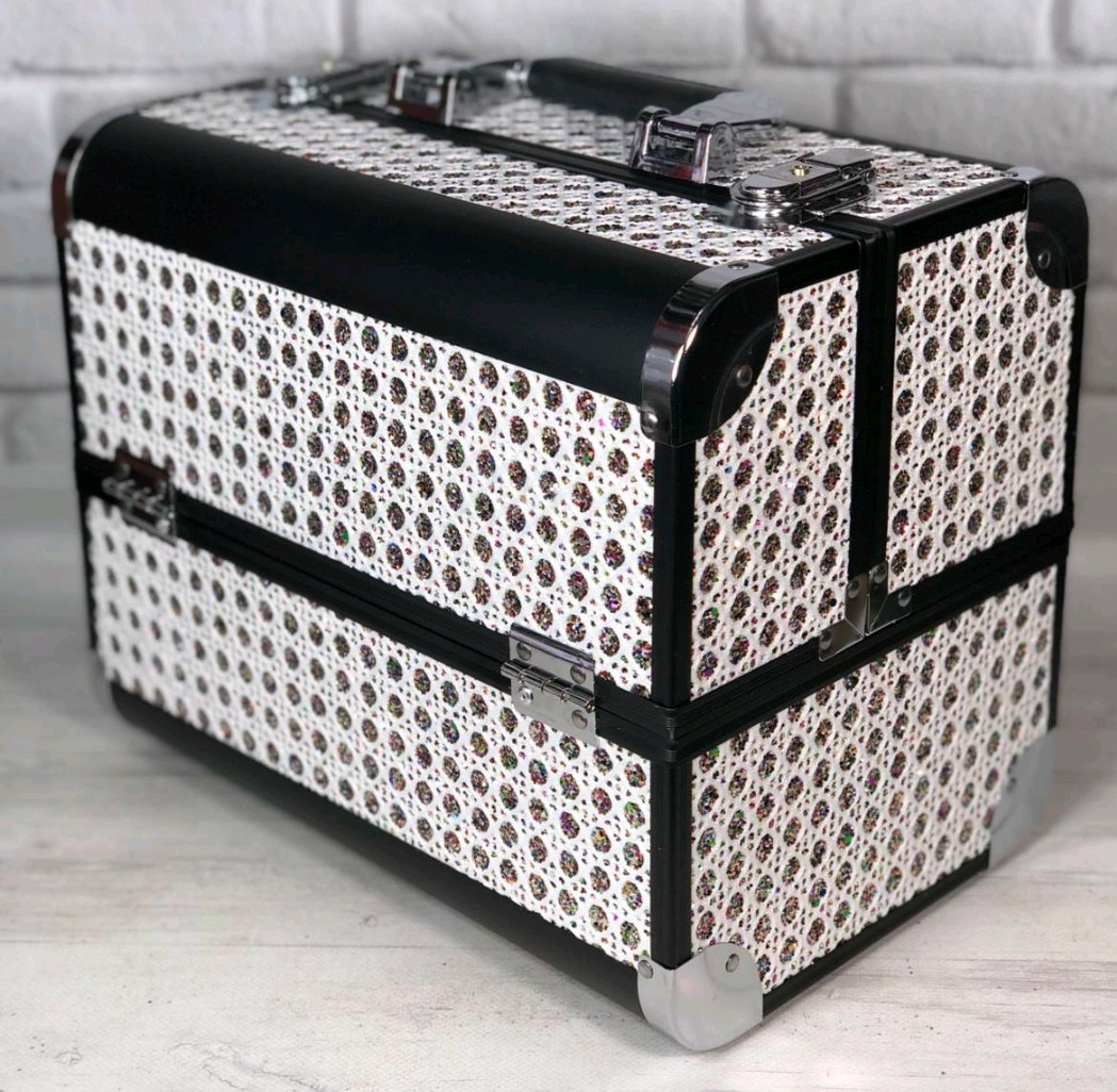 Б'юті кейс алюмінієва валіза з ключем біле срібло з чорним стрази