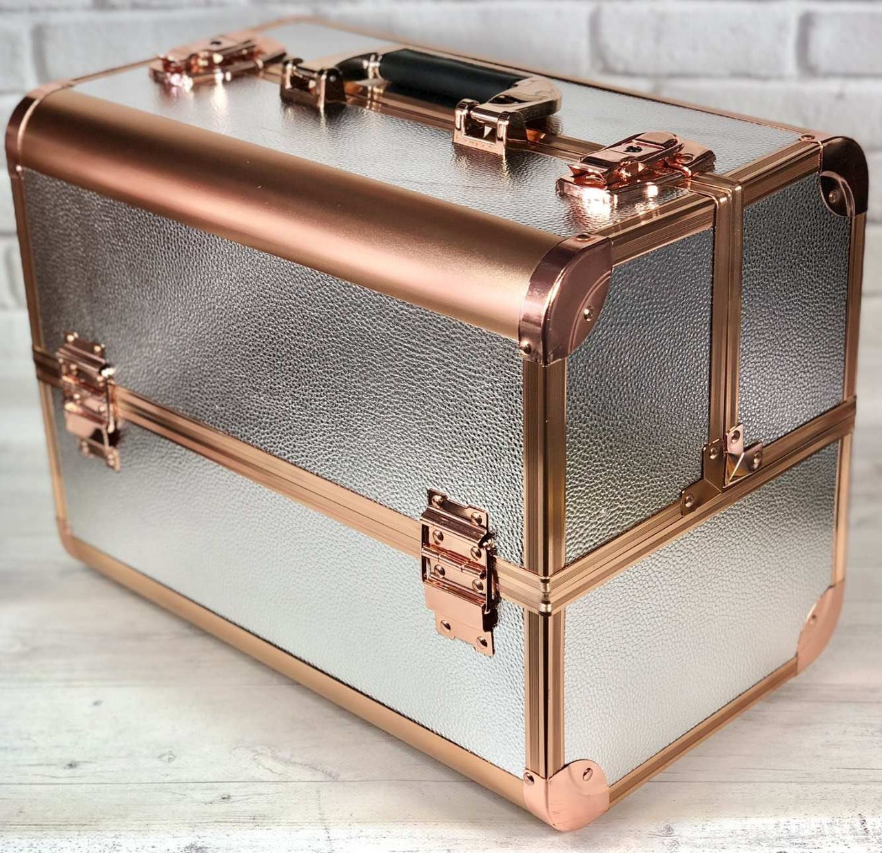 Б'юті-кейс алюмінієва валіза з ключем три висувні полиці відсіки для гель-лаків, фото 1