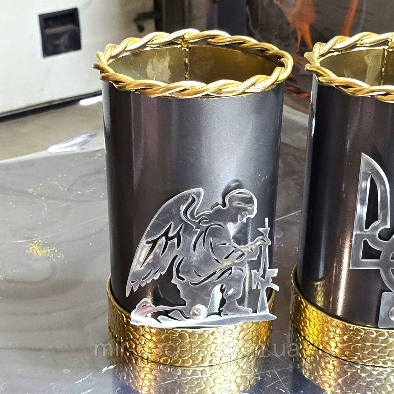 Ваза з воїном, металева ваза, ваза пам'яті Героя, вшанування героїв.