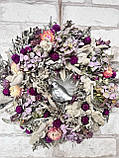 Вінок з натуральних сухоцвітів з пташкою , великодній вінок оберег на двері Срібний серпанок , д 28 см, фото 8