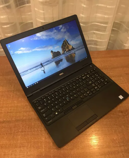 Б/в Ноутбук Dell Latitude E5570 15.6" 1920x1080| Core i5-6300U| 8 GB RAM| 256 GB SSD| HD 520