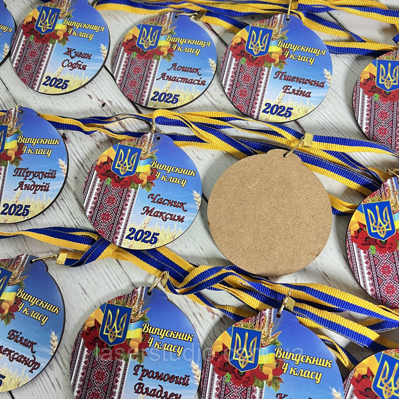 Імені патріотичні медалі для випускників садочків, шкіл