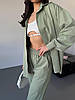 Оливковий жіночий базовий повсякденний костюм-двійка з котону: широкі Штани та Сорочка на ґудзиках, фото 6