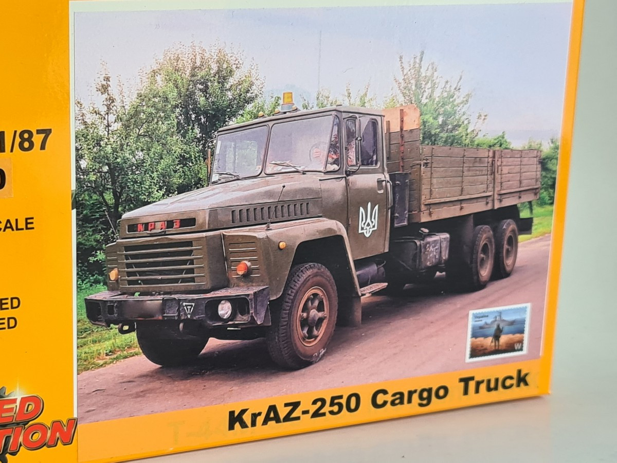 Збірна модель - бортовий автомобіль КрАЗ-250, масштаб 1/87, H0, фото 1