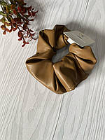 Об'ємна резинка для волосся з екошкіри Карамельна