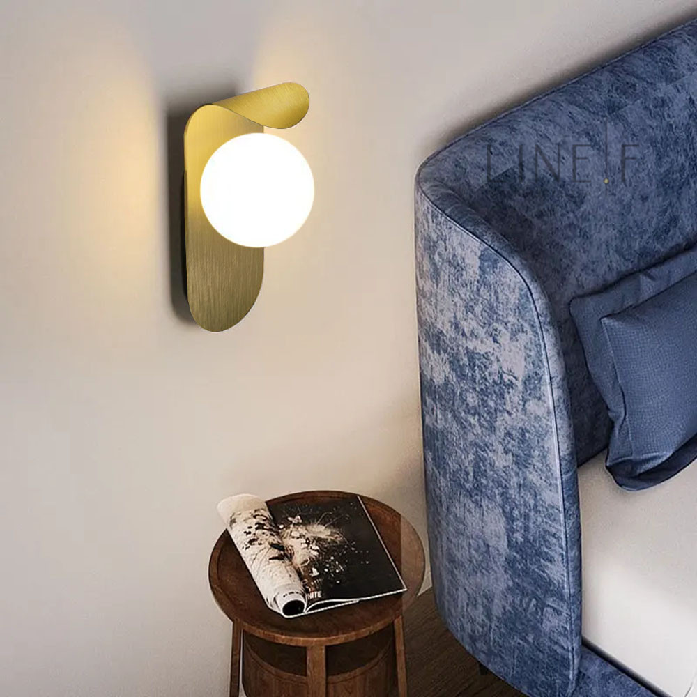 Бра з білим плафоном у латунному корпусі 25х12 см | Line F | Арт. W083/1 AB, фото 1