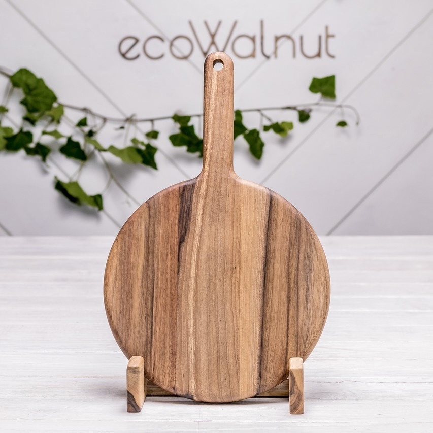 Кухонна дерев'яна дощечка горіхова для нарізки подачі овочів фруктів «Кочерга», фото 1