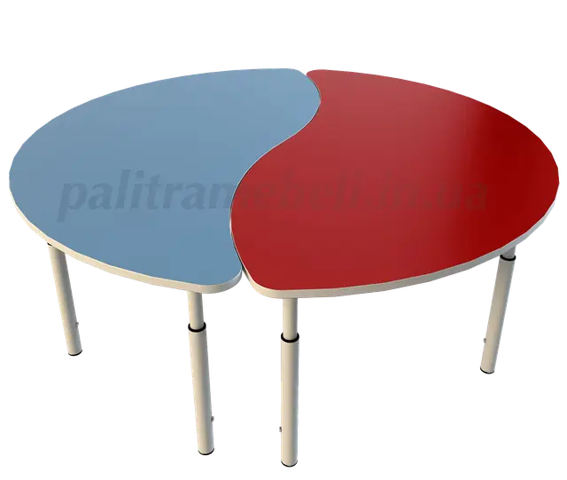 "Для двох? А може більше? Ці столи змінюються під ваші бажання!" Круглый стол составленный из двух полукруглых столов «Волна»