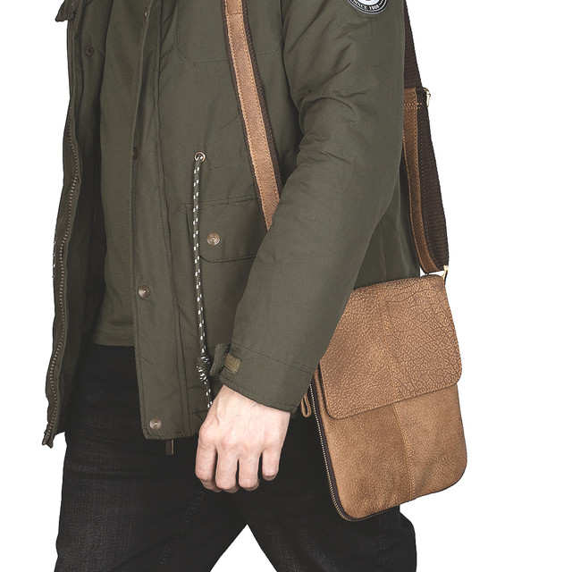 Чоловіча шкіряна сумка через плече коричневого кольору арт.00153