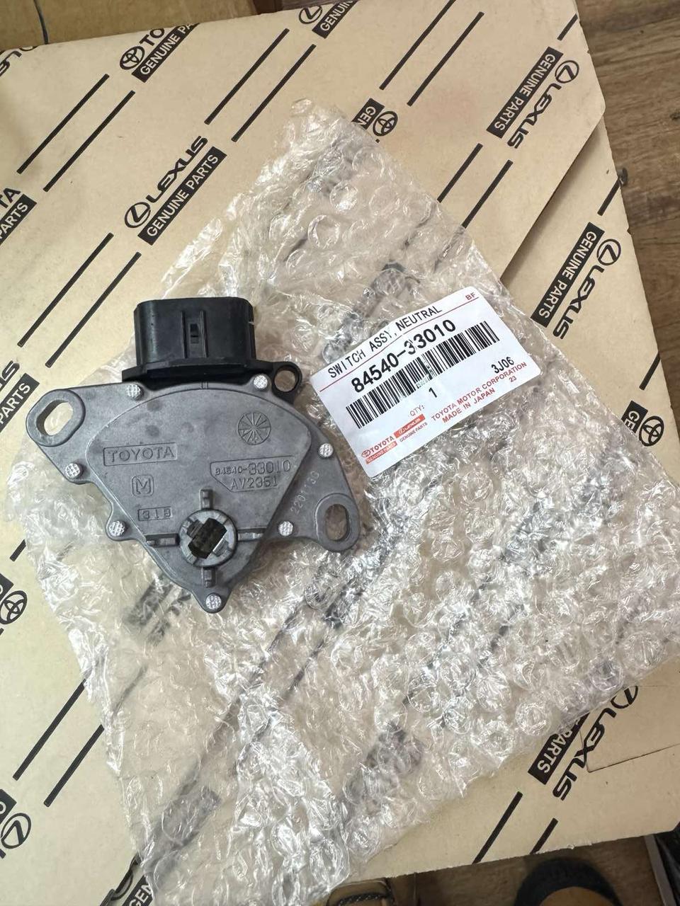 Датчик положення селектора передач Toyota Camry 40 50 Avensis Highlander Rav4 Lexus ES NX RX, фото 1