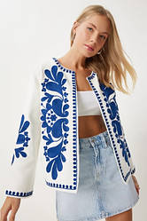 Жіночий вишитий піджак жакет білого кольору з синьою вишивкою розміри S, M