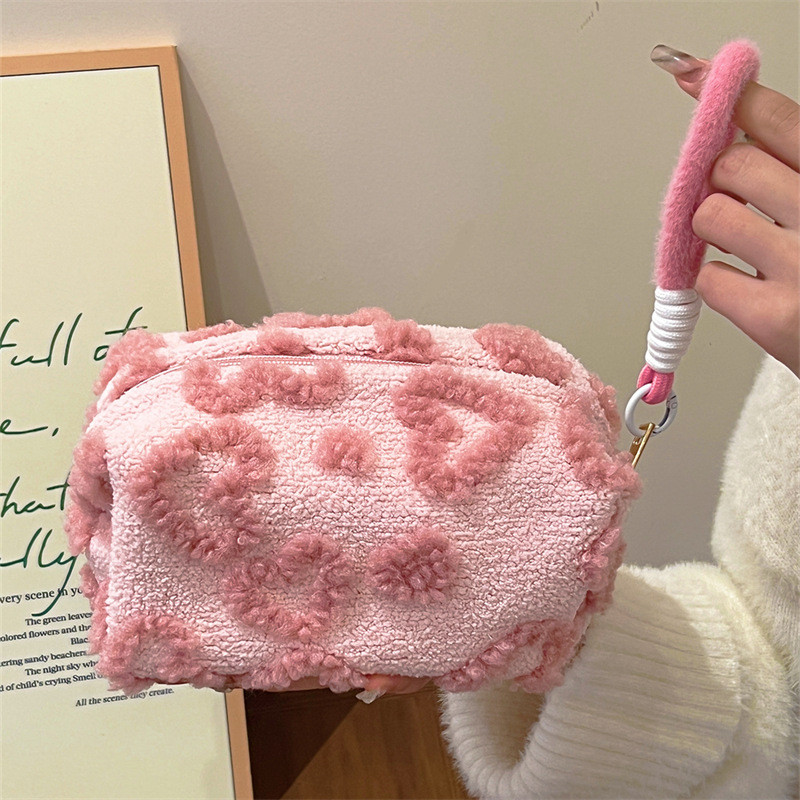 Велика вмістка плюшева косметичка "Fluffy Hearts". Рожевий (20х9х11 см).