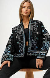 Вишитий піджак молодіжний у чорному кольорі з біло-блакитною вишивкою розміри S,M,L.
