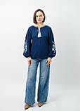 Вишиванка жіноча зі штапелю з довгим рукавом "Гармонія" темно-синя біла вишивка, фото 2