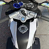 Дитячий електромотоцикл BMW на акумуляторі M 3681 білий на надувних колесах. Мотоцикл для дітей 3-8 років, фото 10