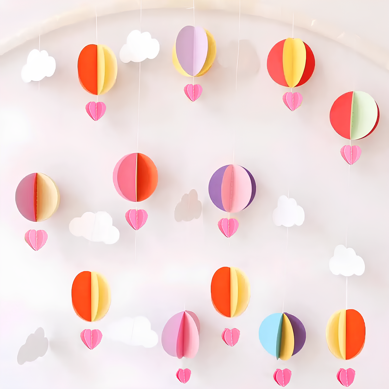 Паперова гірлянда з 3D кружків та сердець з хмаринками | Різнокольоровий