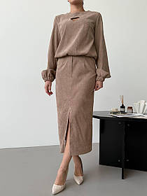 Жіночий вельветовий костюм зі спідницею