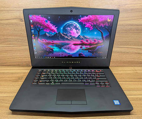 Б/в Ігровий ноутбук Dell Alienware 15 R4 15.6" 3840x2160| i9-8950HK| 16GB RAM| 512GB SSD| GTX 1080 8GB, фото 1