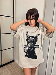 Футболка довга оверсайз тай дай "потерта" варенка бежева принт собака з пістолетом