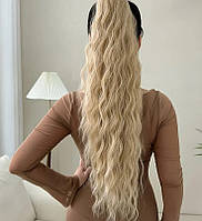 Штучний хвіст хвилястий шиньйон на крабі з утяжкою пшеничний блонд каскад 65 см