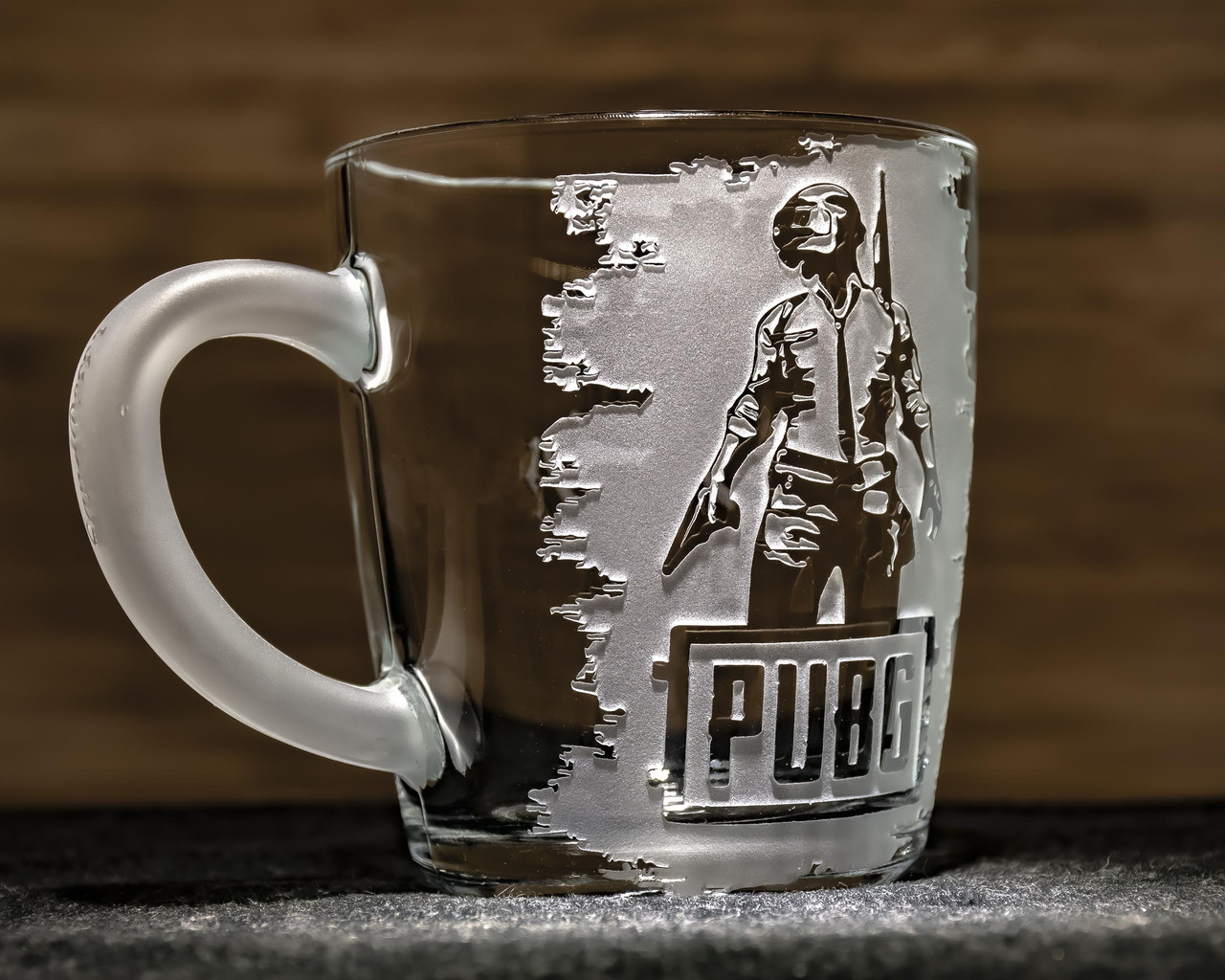 https://images.prom.ua/6543547613_w1280_h1280_pubg_chashka_s_gravirovkoj_podarok_gejmeru_002.jpg?fresh=1