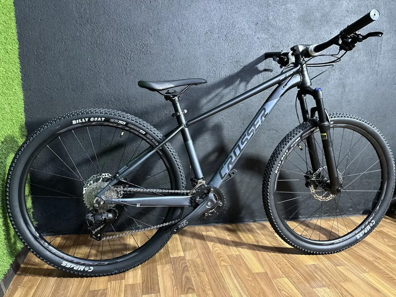 Велосипед гірський двоколісний однопідвісний на алюмінієвій рамі Crosser MT-036 27.5" рама 15.5" Сірий