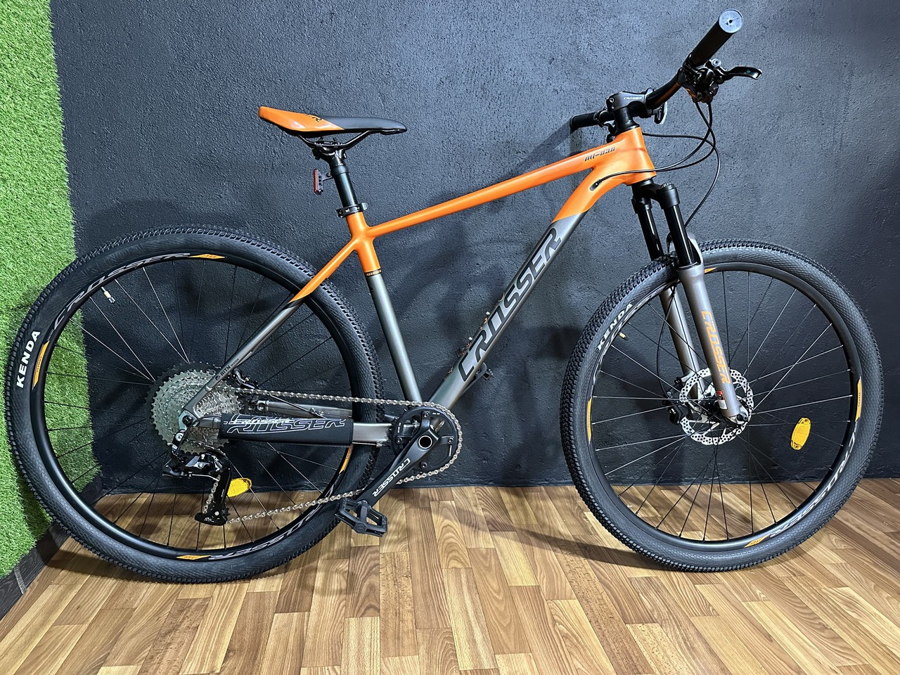 Велосипед гірський однопідвісний на алюмінієвій рамі Crosser MT-036 29/17 1*12 Ltwoo Сіро-жовтогарячий