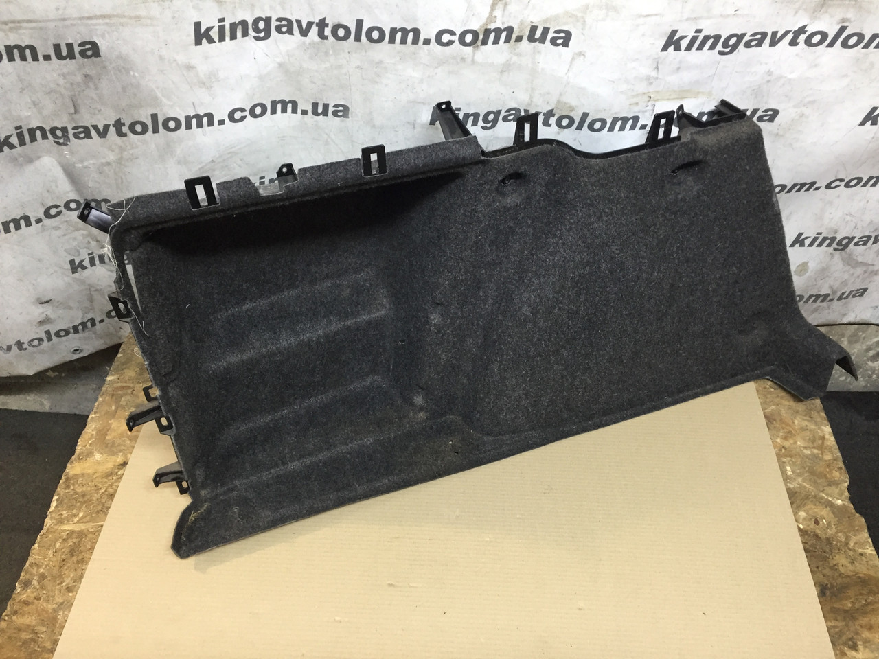 Обшивка багажника ліва Skoda Octavia A5 1Z9867427L1BS, фото 1