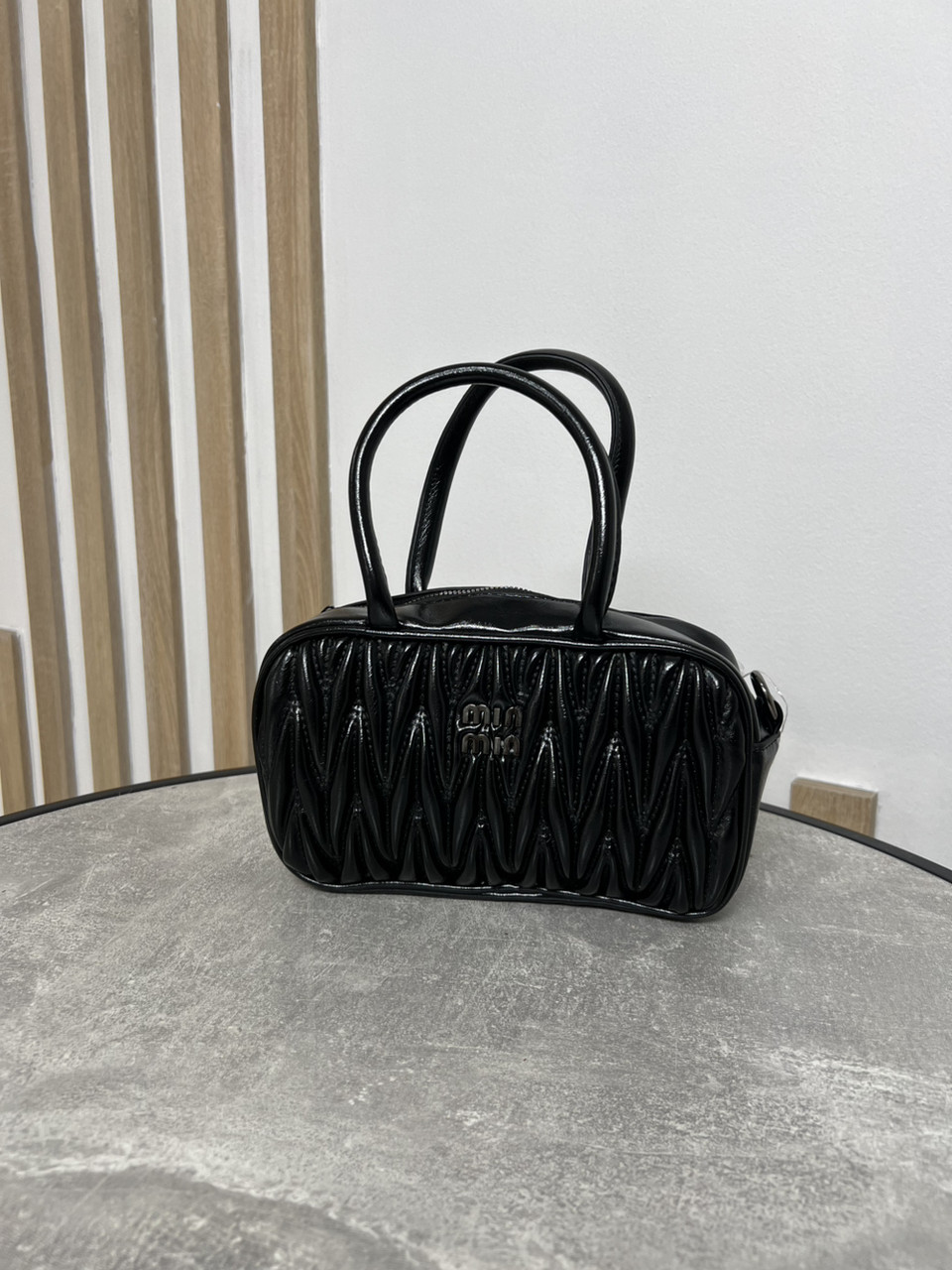 Сумочка чорна лакова Miu Miu, фото 1