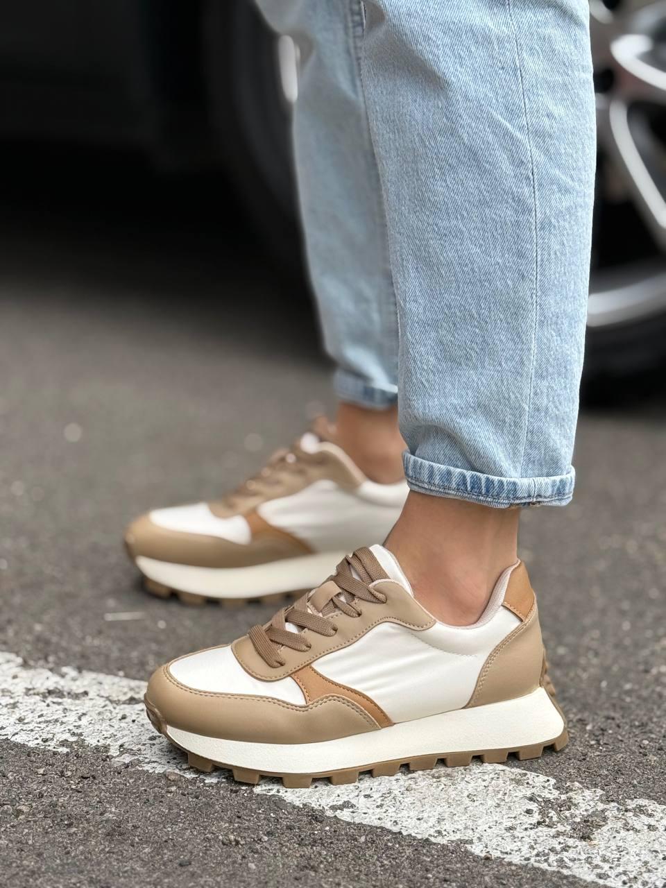 Жіночі стильні кросівки, повсякденні шкіряні кросівки для дівчат, жіночі бежеві кросівки, фото 1