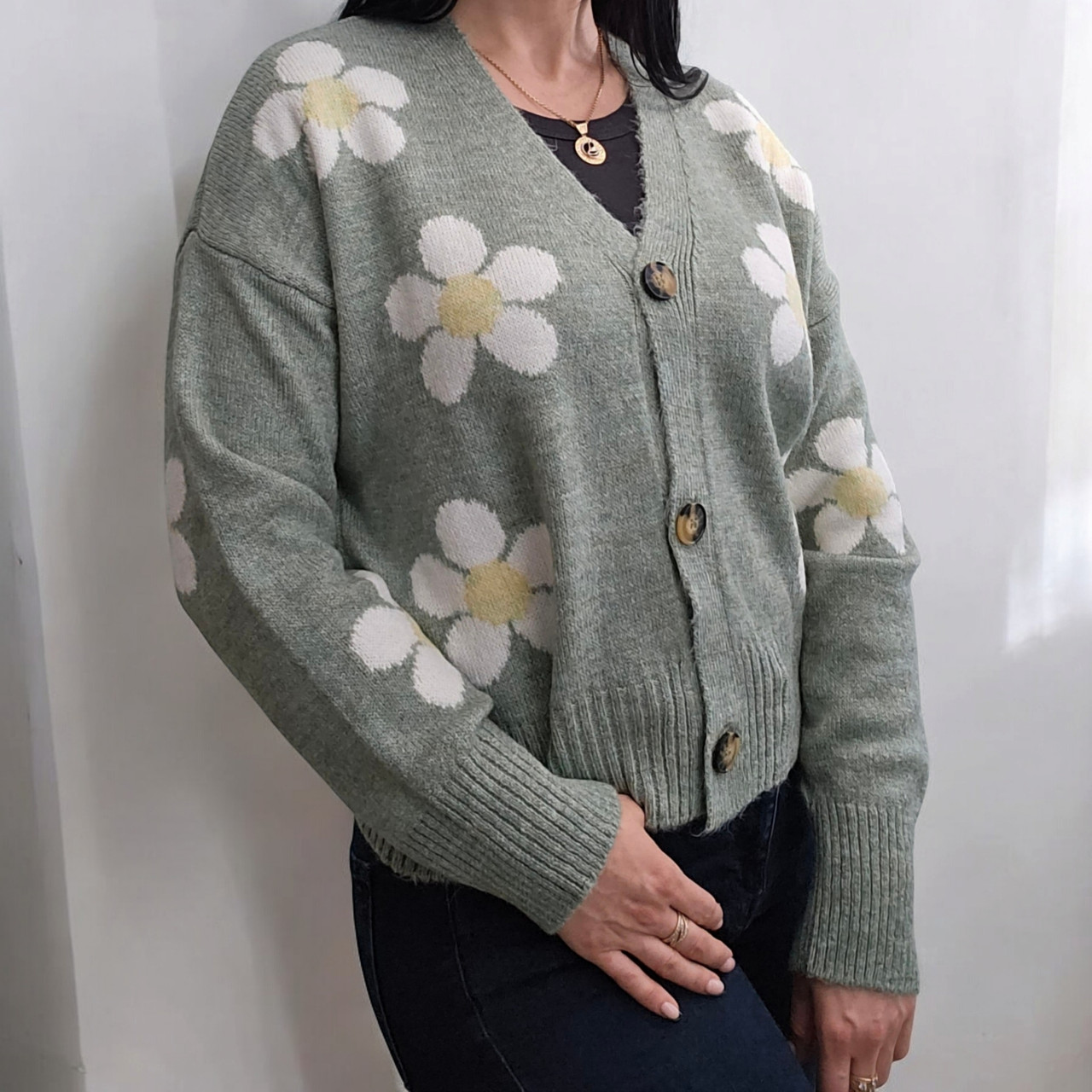 Кофта на гудзиках "Вишеньки" жіноча біла. One Size