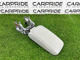 Підлокітник AUDI A3 8 V 1.8 2015 (б/у)